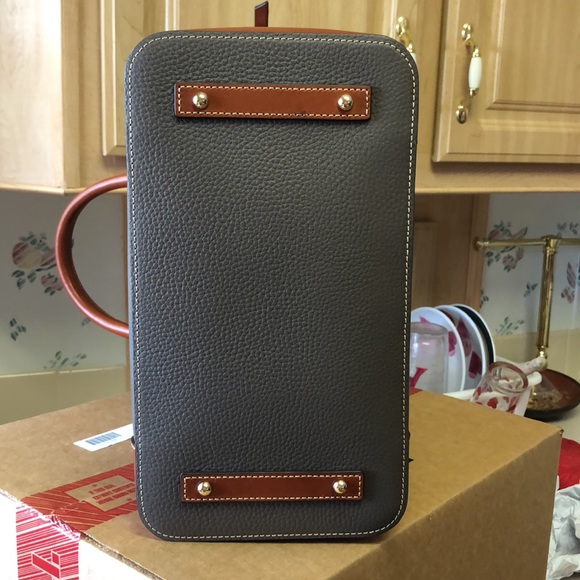 Dooney domed satchel-closet NWT./yellow card, dust bag, PRICE FIRM 🐘 color - Picture 14 of 16